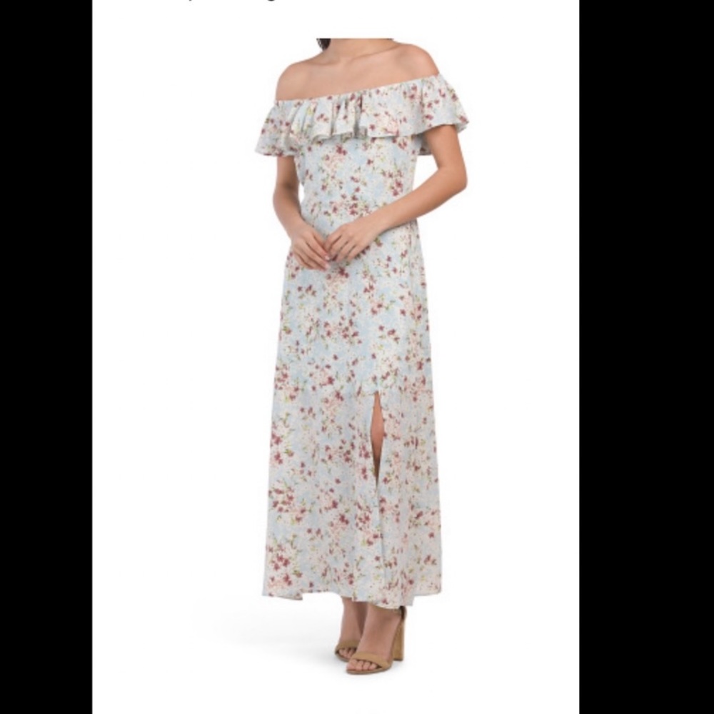 New BCBGENERATION
Off The Shoulder Floral Ruffle Maxi Dress